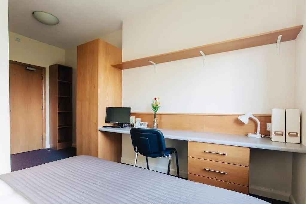 Dublin City University 3*,  İrlanda